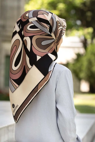 100% Twill İpek Geometrik Desenli Gri - Pudra Renkli 90x90 Dikim Şekli : El Dikişi Eşarp ürün görseli