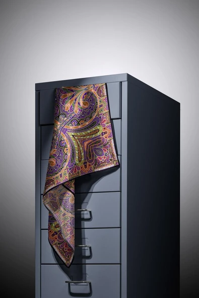 100% Twill İpek Etnik Desenli Siyah - Mor Renkli 90x90 Dikim Şekli : El Dikişi Eşarp - Resim 4