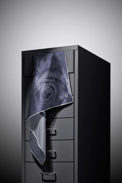 %100 Twill İpek Gül Desenli Gri - Gümüş Renkli 90x90 Eşarp Dikim Şekli : El Dikişi - Resim 3