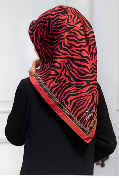 %100 Twill İpek Zebra Desenli Nar Çiçeği - Siyah Renkli 90x90 Eşarp Dikim Şekli : El Dikişi ürün görseli