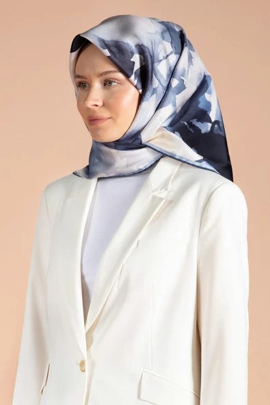 %100 Twill İpek Yaprak Desenli İndigo Mavisi - Lacivert Renkli 90x90 Eşarp Dikim Şekli : El Dikişi - Resim 2