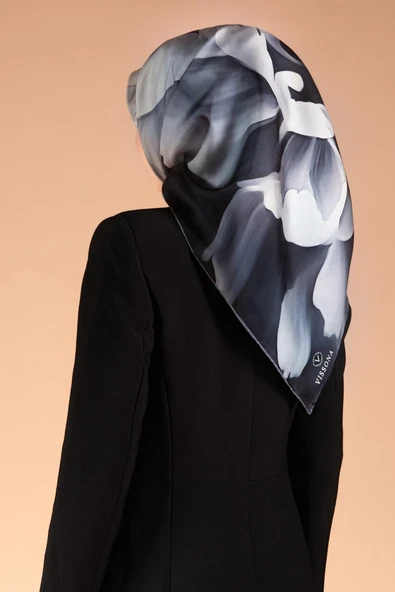 %100 Twill İpek Yaprak Desenli Gri - Siyah Renkli 90x90 Eşarp Dikim Şekli : El Dikişi - Resim 5