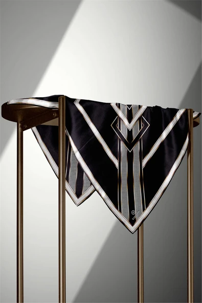 %100 Twill İpek Kareli Kazayaklı Desenli Siyah - Krem Renkli 90x90 Eşarp Kenar Dikiş Şekli El Dikişli - Resim 6