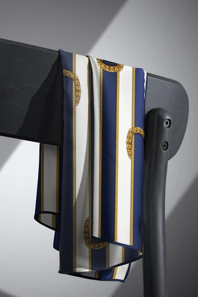 %100 Twill İpek Kemer Desenli Lacivert - Krem Renkli 90x90 Eşarp Dikim Şekli : El Dikişi - Resim 3