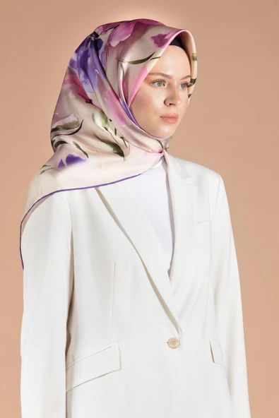 %100 Twill İpek Çiçek Desenli Mor - Pembe Renkli 90x90 Dikim Şekli : El Dikişi Eşarp - Resim 2