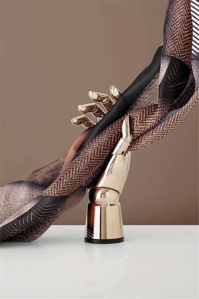 %100 Twill İpek Dokulu ve Geometrik Desenli Bej - Kahverengi Renkli 90x90 Eşarp Dikim Şekli : El Dikişi - Resim 6