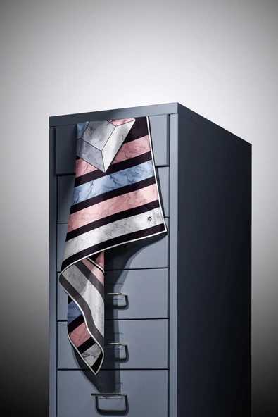 %100 Twill İpek Geometrik Mermer Desenli Pudra - Siyah Renkli 90x90 Eşarp Dikim Şekli : El Dikişi - Resim 5