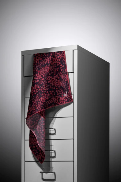 %100 Twill İpek Çıtır Çiçek Desenli Siyah - Bordo Renkli 90x90 Eşarp Dikim Şekli : El Dikişi - Resim 5