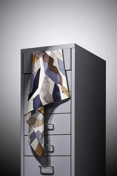 %100 Twill İpek Geometrik Desenli Bej - Gri Renkli 90x90 Eşarp Dikim Şekli : El Dikişi - Resim 6