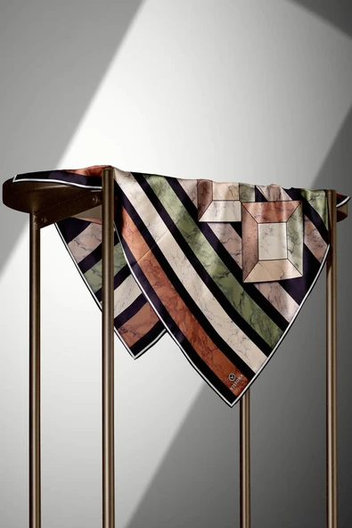 %100 Twill İpek Geometrik Mermer Desenli Haki - Bakır Renkli 90x90 Eşarp Dikim Şekli : El Dikişi - Resim 4
