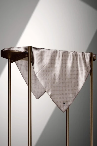 %100 Twill İpek Monogram Desenli Taş Renkli 90x90 Eşarp Dikim Şekli : El Dikişi - Resim 3