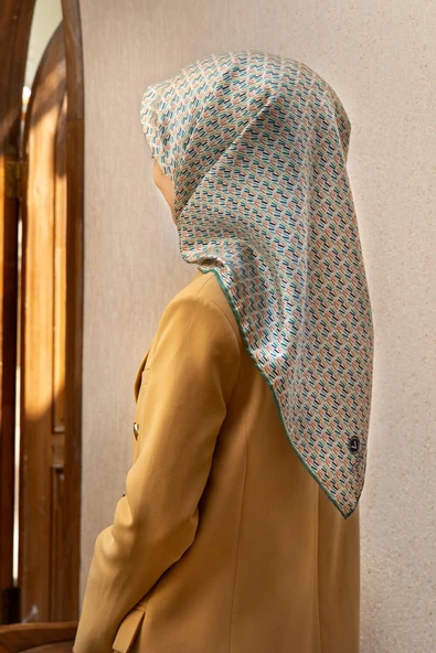 %100 Twill İpek Çizgi Desenli Mint Yeşili Renkli 90x90 Eşarp Dikim Şekli : El Dikişi ürün görseli
