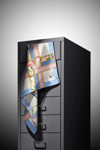 100% Twill İpek Şeritli Çiçek Desenl Bebe Mavisi - Pudra Renkli 90x90 Dikim Şekli : El Dikişi Eşarp - Resim 4