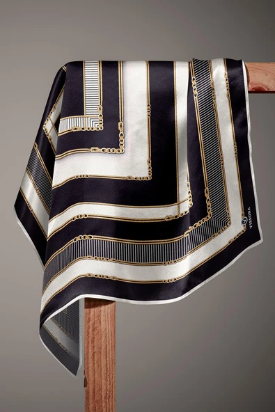 %100 Twill İpek Zincir Detaylı Geometrik Desenli Siyah - Krem Renkli 90x90 Eşarp Dikim Şekli : El Dikişi - Resim 5