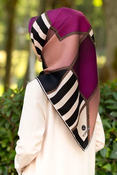 %100 Twill İpek Geometrik Desenli Mürdüm - Somon Renkli 90x90 Eşarp Dikim Şekli : El Dikişi ürün görseli