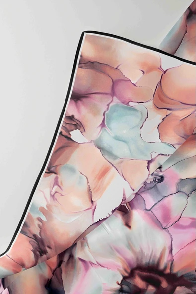 %100 Twill İpek Batik Çiçek Desenli Somon - Lila Renkli 90x90 Eşarp Kenar Dikiş Şekli El Dikişli - Resim 6