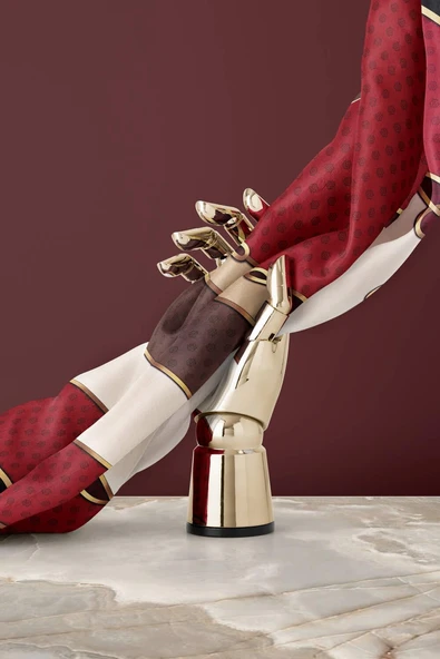 %100 Twill İpek Puantiyeli ve Geometrik Desenli Bordo - Vizon Renkli 90x90 Eşarp Dikim Şekli : El Dikişi - Resim 3