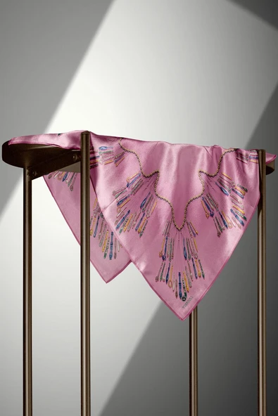 %100 Twill İpek Zincir Desenli Pudra Renkli 90x90 Eşarp Dikim Şekli : El Dikişi - Resim 4