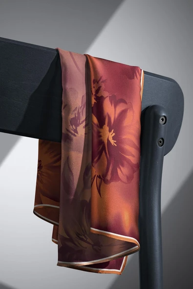 100% Twill İpek Çiçek Desenli Taba Renkli 90x90 Dikim Şekli : El Dikişi Eşarp - Resim 5