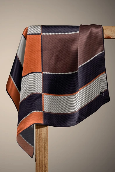 %100 Twill İpek Geometrik Desenli Taba Renkli 90x90 Eşarp Dikim Şekli : El Dikişi - Resim 3