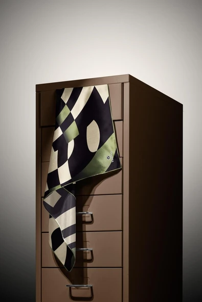 %100 Twill İpek Geometrik Desenli Haki Renkli 90x90 Eşarp Dikim Şekli : El Dikişi - Resim 5