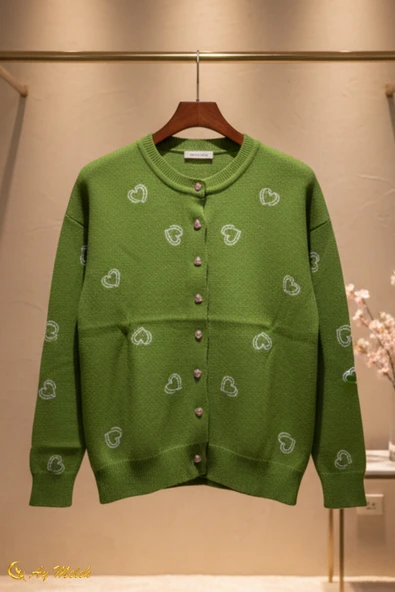 Kadın Triko Hırka Yumuşak V Yaka Kalpli Düğmeli Kazak - Resim 12