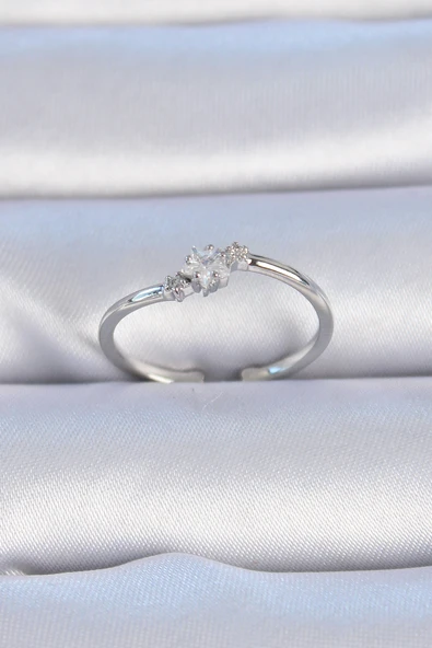 Pirinç Gümüş Renk Çiçek Model Zirkon Taş Detay Kadın Yüzük - TJ-BYK3323 ürün görseli