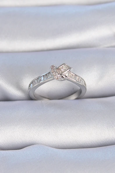 Pirinç Gümüş Renk Zirkon Taşlı Düğüm Model Kadın Yüzük - TJ-BYK3345 ürün görseli