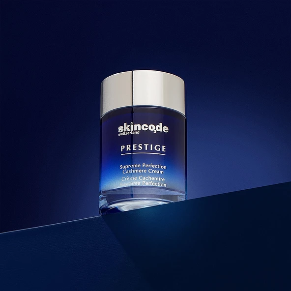 Skincode Prestige Supreme Perfection Cashmere Cream 50 ml – Cilt Sıkılaştırıcı, Yoğun Nemlendirici ve Yaşlanma Karşıtı Kaşmir Dokulu Yüz Kremi - Resim 2
