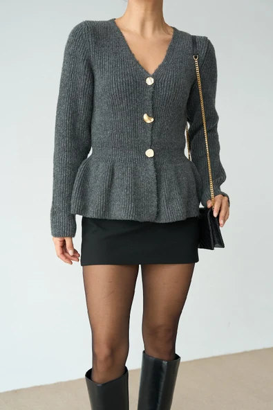 Örgü Peplum Hırka Altın Düğme Detayı - Resim 7