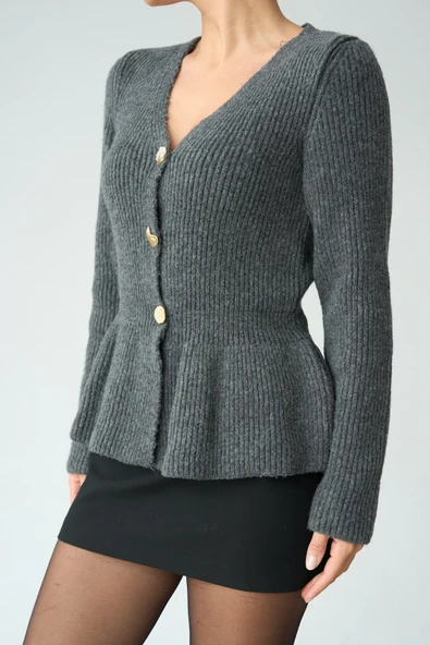 Örgü Peplum Hırka Altın Düğme Detayı - Resim 9