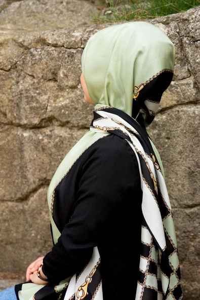 %100 İpek Geometrik Desenli Siyah - Fıstık Yeşili Renkli 92x210 Şal ürün görseli