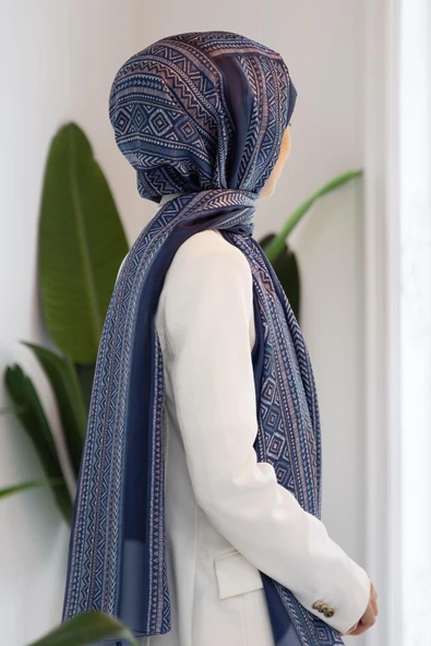 %100 İPEK ETNİK DESENLİ LACİVERT - İNDİGO RENKLİ ŞAL ürün görseli