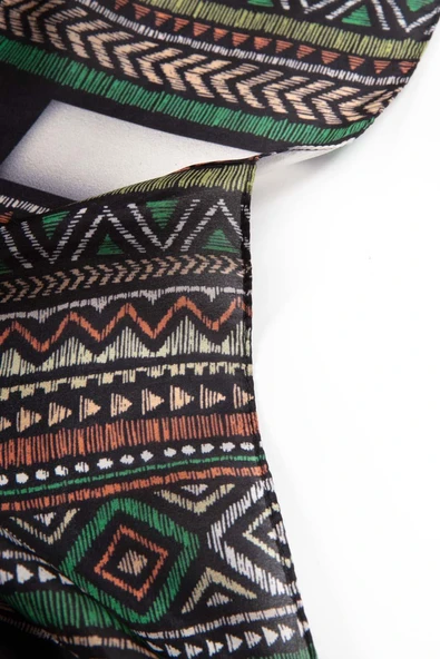 %100 İPEK ETNİK DESENLİ SİYAH - HAKİ YEŞİLİ RENKLİ ŞAL - Resim 4