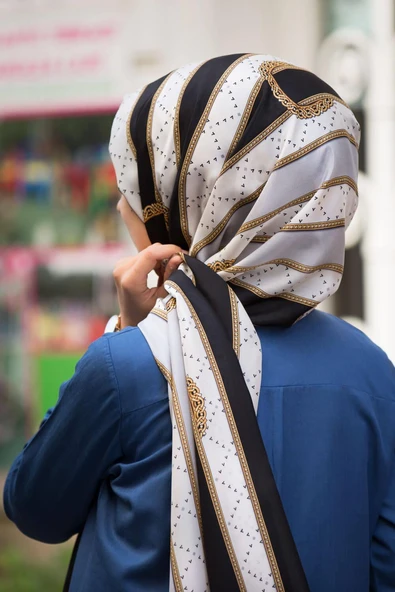 100% İPEK KEMER DESENLİ GRİ - SİYAH RENKLİ ŞAL - Resim 2