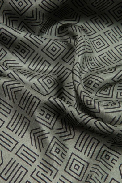 % 100 İPEK ETNİK DESENLİ HAKİ - SİYAH RENKLİ ŞAL - Resim 3