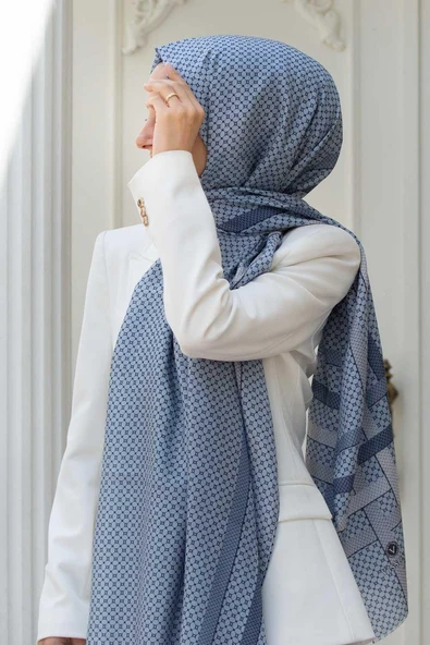 100% İPEK BANT DESENLİ İNDİGO RENKLİ ŞAL ürün görseli