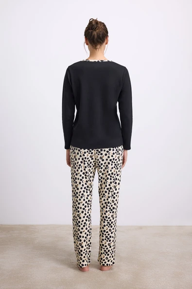 Anıl Kadın Uzun Kollu T-Shirt ve Pantolon Pijama Takımı – %100 Pamuk, Leopar Desen Detaylı 11549 - Resim 3