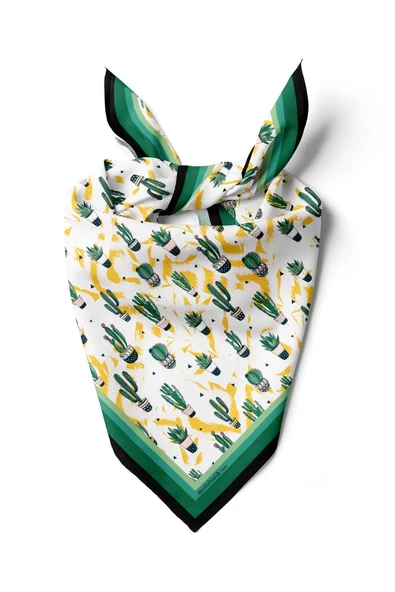 C33 KADIN DESENLİ BANDANA ürün görseli