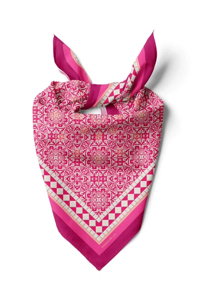 B2 SEAMPLESS BANDANA ürün görseli