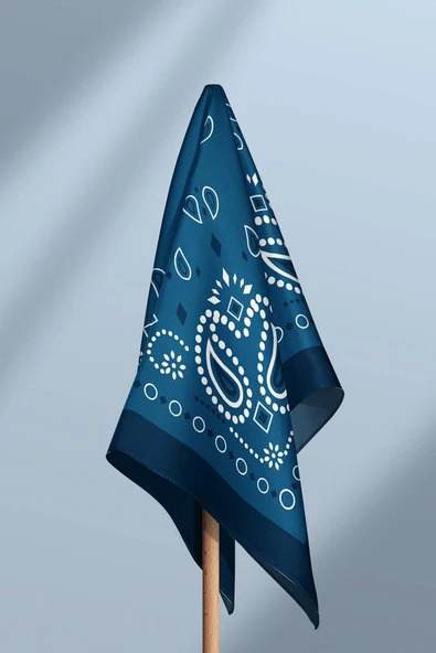 E15 Kadın Beyaz Mavi Etnik Desenli 50x50 Bandana - Resim 6