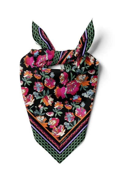 Y96 KADIN DESENLİ BANDANA ürün görseli