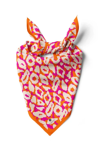 I97 Saten İpek Leopar Desenli Kadın Bandana ürün görseli