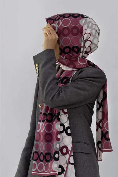 LÜKS MEDİNE İPEĞİ GEOMETRİK DESENLİ GÜL KURUSU RENKLİ 75X195 KIRIŞMAZ ŞAL MOSS KREP DİKİŞ TİPİ İTALYAN DİKİŞLİ ürün görseli 1