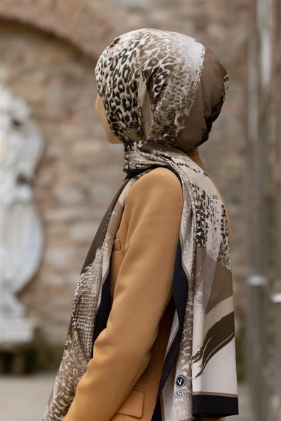 LÜKS MEDİNE İPEĞİ LEOPAR DESENLİ BEJ - SİYAH RENKLİ 75X195 KIRIŞMAZ ŞAL MOSS KREP DİKİŞ TİPİ İTALYAN DİKİŞLİ ürün görseli