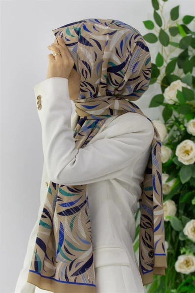 LÜKS MEDİNE İPEĞİ GEOMETRIK DESENLİ SAKS RENKLİ 75X195 KIRIŞMAZ ŞAL MOSS KREP DİKİŞ TİPİ İTALYAN DİKİŞLİ ürün görseli