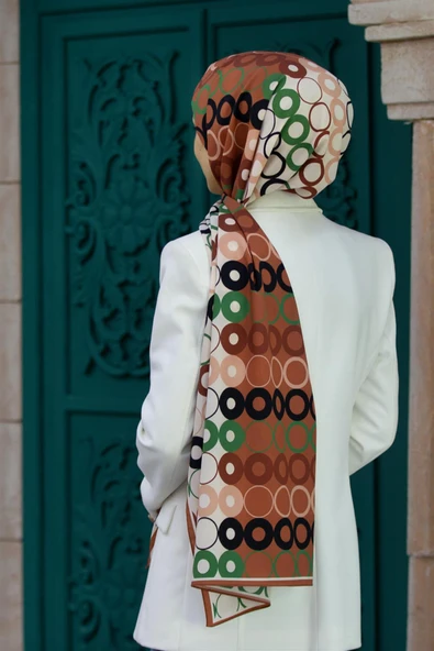 LÜKS MEDİNE İPEĞİ GEOMETRİK DESENLİ BAKIR RENKLİ 75X195 KIRIŞMAZ ŞAL MOSS KREP DİKİŞ TİPİ İTALYAN DİKİŞLİ ürün görseli