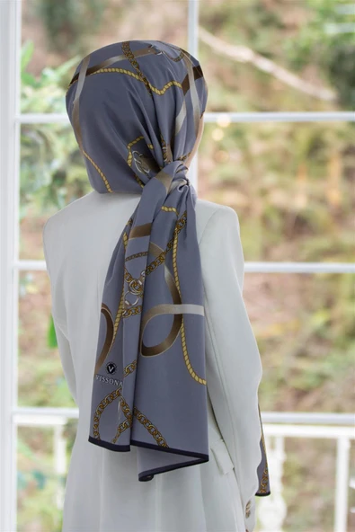 LÜKS MEDİNE İPEĞİ ZİNCİRLİ KEMER DESENLİ GRİ RENKLİ 75X195 KIRIŞMAZ ŞAL MOSS KREP DİKİŞ TİPİ İTALYAN DİKİŞLİ ürün görseli