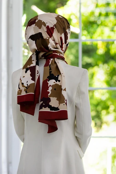 LÜKS MEDİNE İPEĞİ BOYA EFEKTİ DESENLİ BORDO RENKLİ 75X195 KIRIŞMAZ ŞAL MOSS KREP DİKİŞ TİPİ İTALYAN DİKİŞLİ ürün görseli