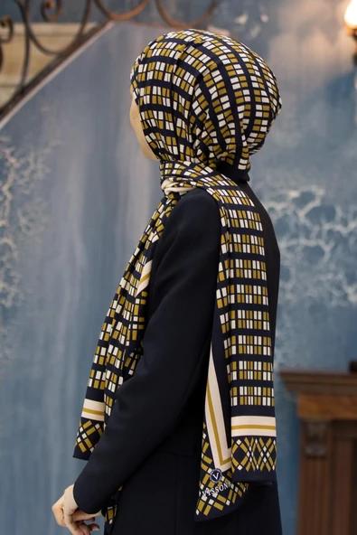 LÜKS MEDİNE İPEĞİ KARE DESENLİ GOLD RENKLİ 75X195 KIRIŞMAZ ŞAL MOSS KREP DİKİŞ TİPİ İTALYAN DİKİŞLİ ürün görseli